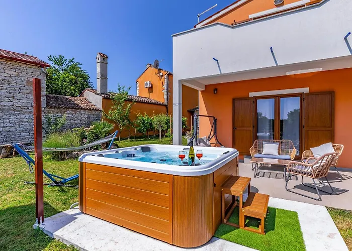 Apartamento Amazing In With Wifi Pula