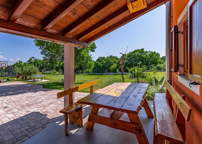 Amazing In With Wifi Apartamento Pula