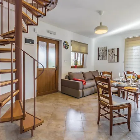 Amazing In With Wifi Apartamento Pula
