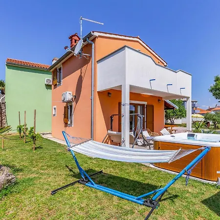 Amazing In With Wifi Apartamento Pula
