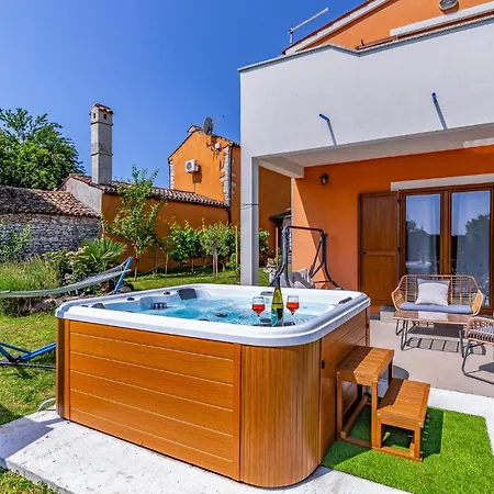 Apartamento Amazing In With Wifi Pula
