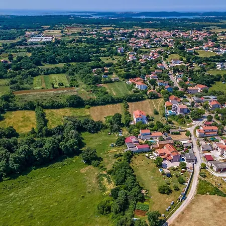 Amazing In With Wifi Apartment Pula