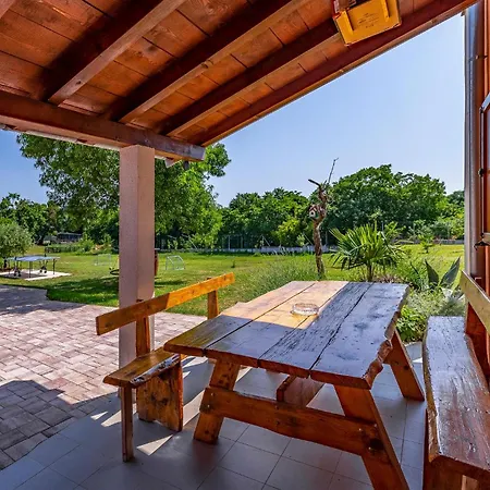 Amazing In With Wifi Apartamento Pula