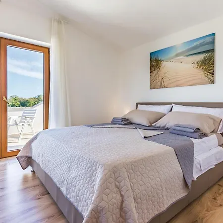 Amazing In With Wifi Apartamento Pula