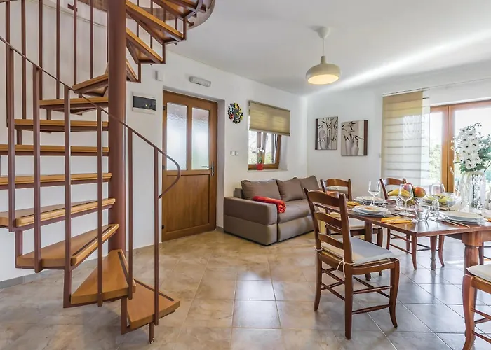 Amazing In With Wifi Apartment Pula